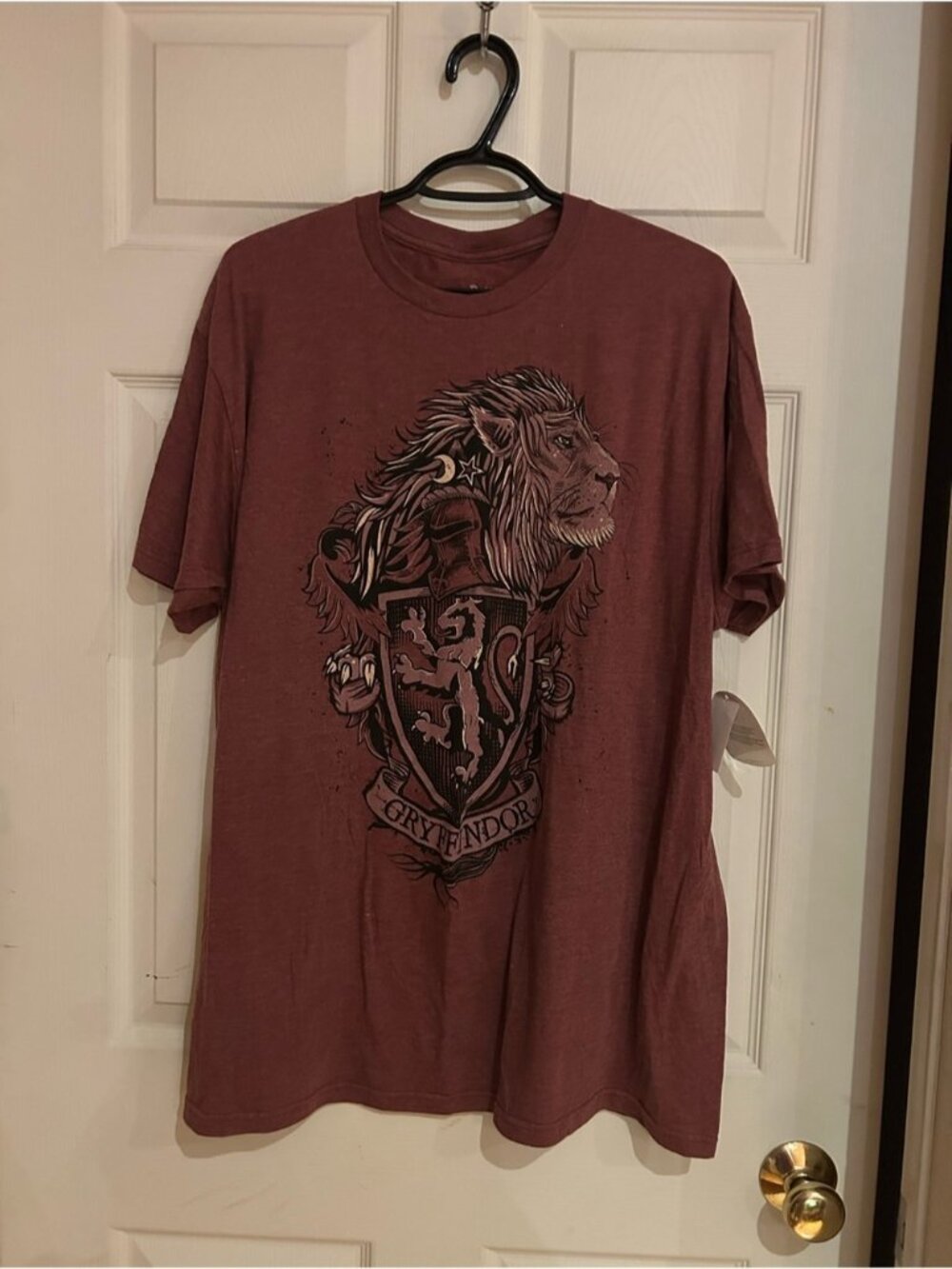 NWT Unisex Harry Potter - Gryffindor Crest with Lion Top Size XL